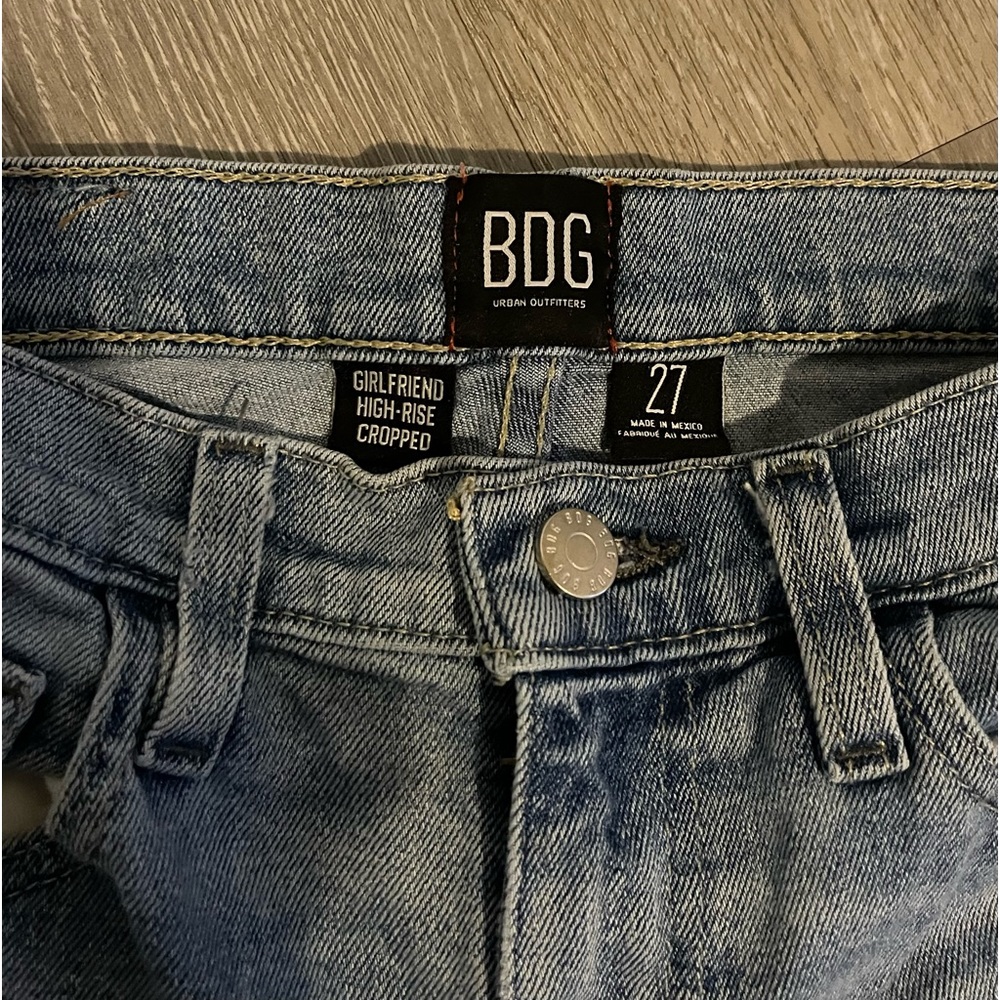 Urban Outfitters. BDG. Girlfriend High-Rise Cropped. Size 27.